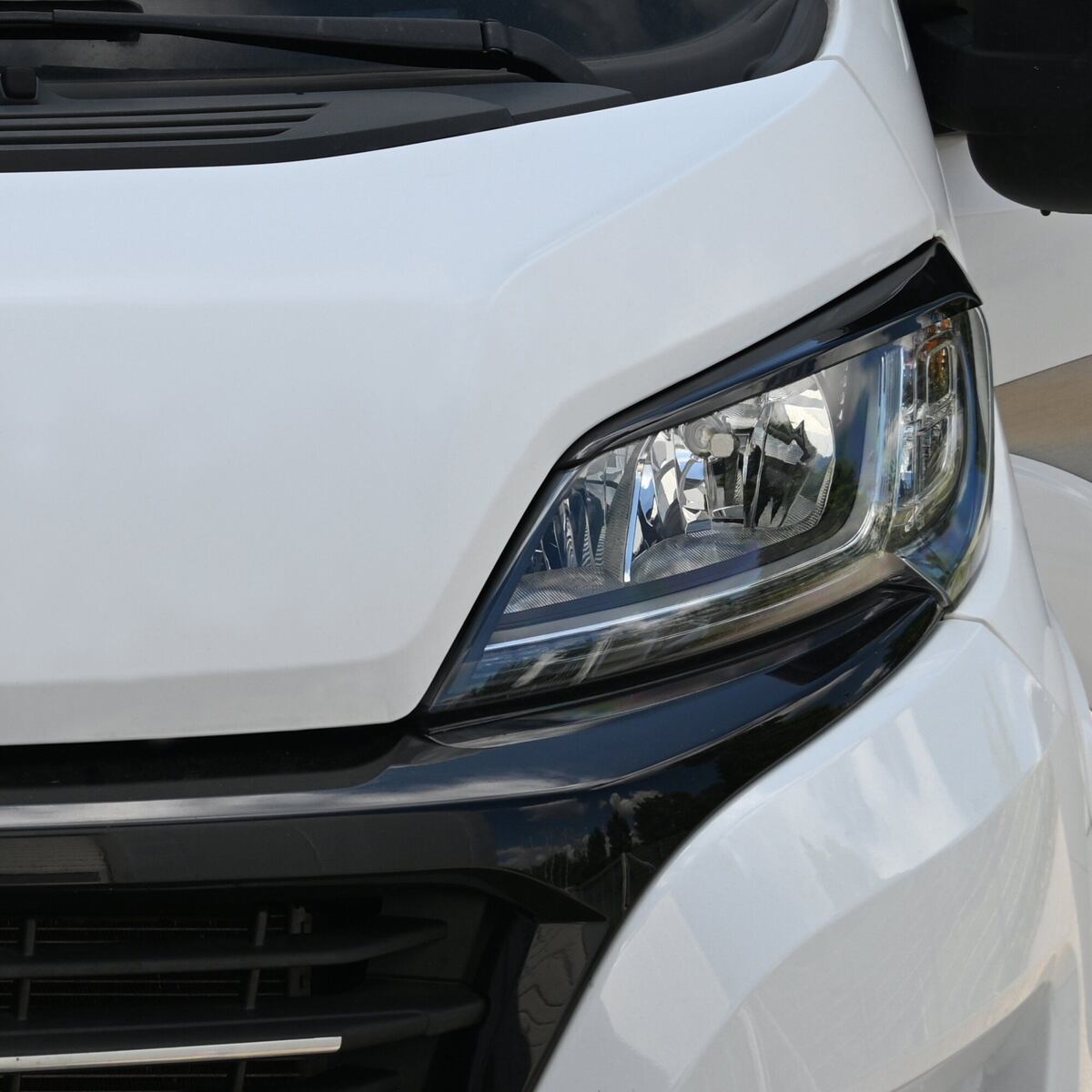 RDX Evil Eye halogén fényszóró burkolatok Ford Transithoz szín černá nelakovaná